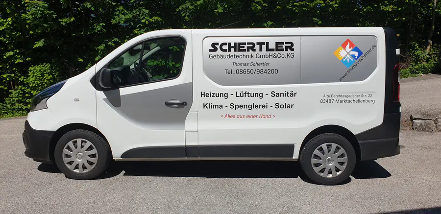 Beschrifteter Schertler-Kastenwagen
